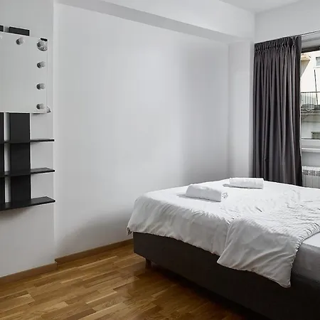 Apartment Comfy Pad With Garage Parking